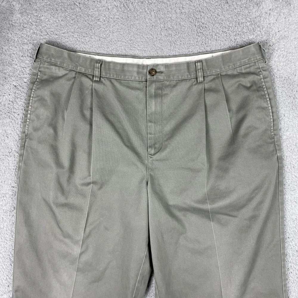 L.L. Bean Classic Fit Chino Pants Mens 42x30 (Fits 40x27) Green Double Pleated